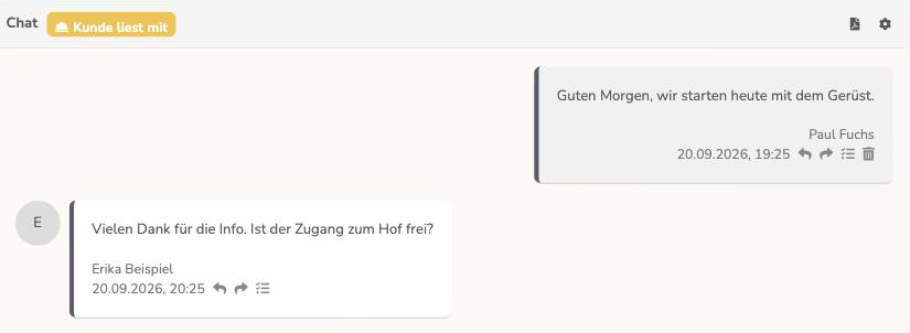 Geöffneter Gruppen-Chat mit Kennzeichnung Kunde liest mit und einer Nachricht des Kunden
