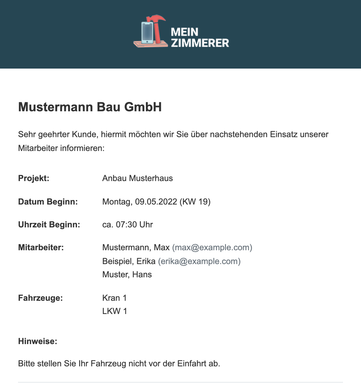 E-Mail an den Kunden mit Einleitungssatz, Datum, Mitarbeitern und Fahrzeugen